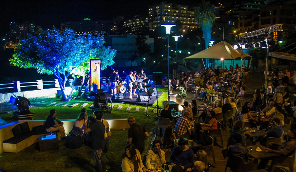 night scene funchal