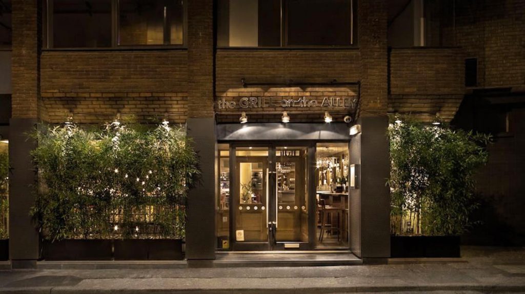 eat in Manchester at Grill on the Alley