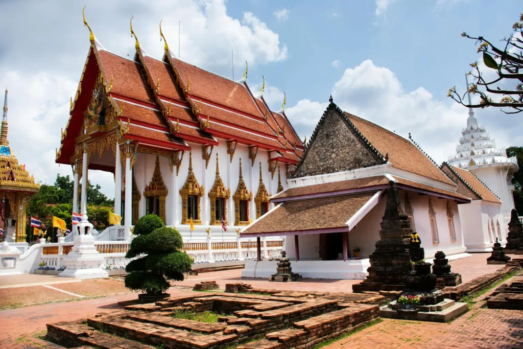 wat chalong temple phuket