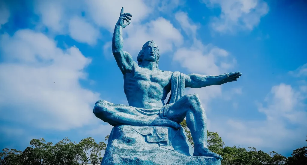 Peace monument remembers Hiroshima and Nagasaki