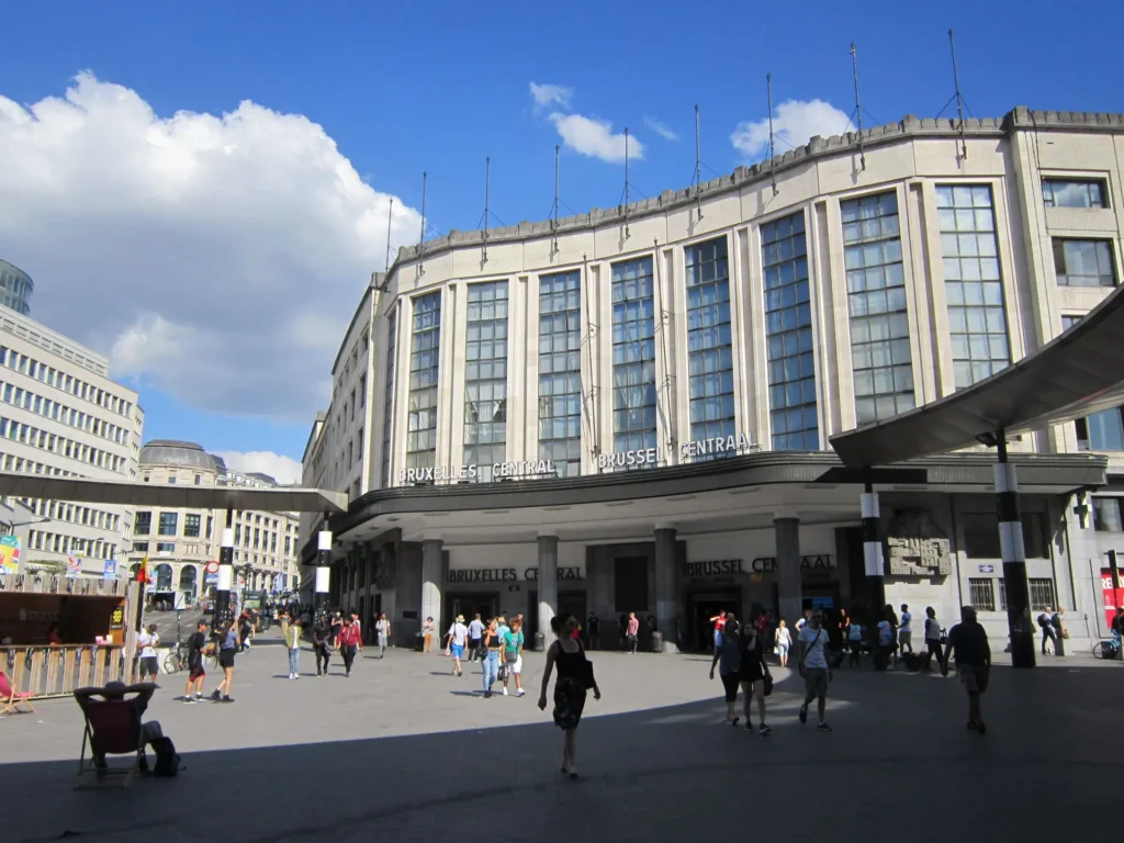 start hop on hop off Brussels at central Station