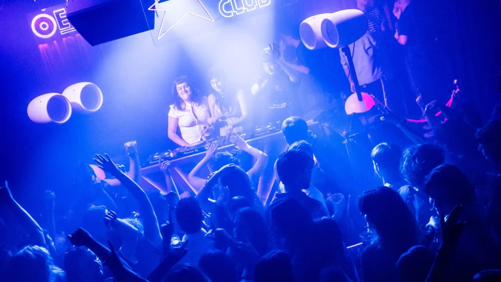 ochoymedio nightclub inMadrid